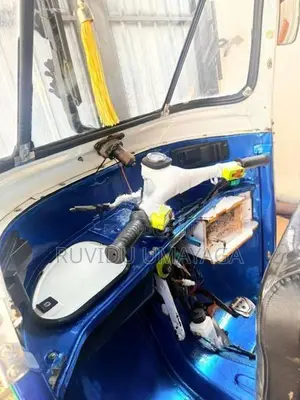 Bajaj RE 2005