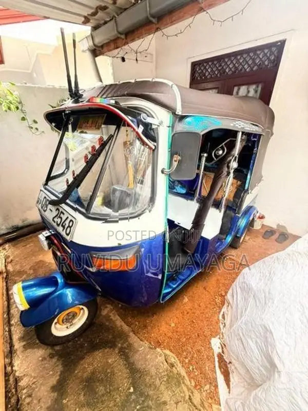 Bajaj RE 2005