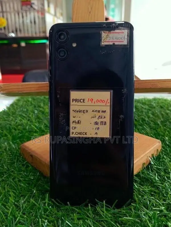 Samsung Galaxy A04e / 3GB 32GB (Used)