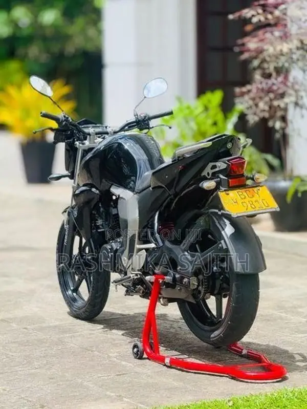 Yamaha FZ S V2 2015