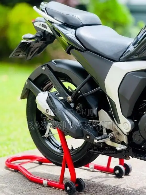 Yamaha FZ S V2 2015
