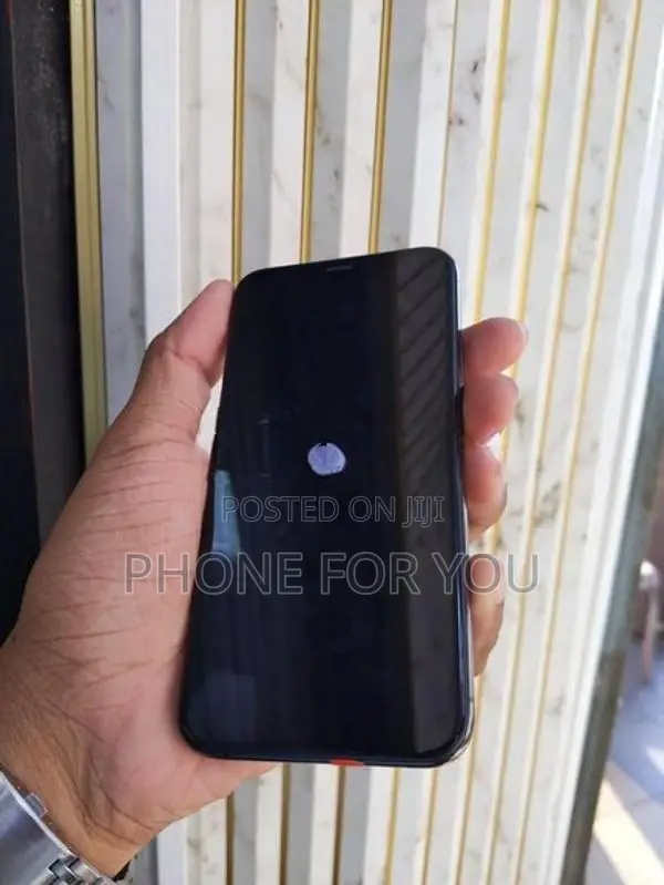 Apple iPhone XS (Used)