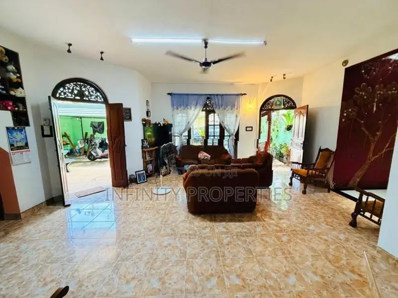 (AFA204) Two-Storey House for Sale in Ratmalana