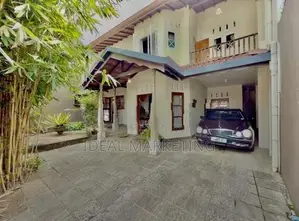 4 Bedroom Prime House for Sale - Pita Kotte, Baddagana Road (EM704)