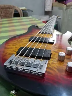 Bass guitar