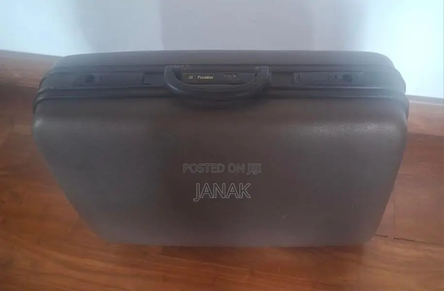 Large Travelling Suitcase
