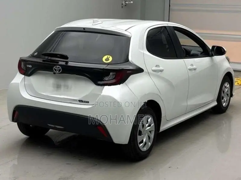 Toyota Yaris X Grade 2025