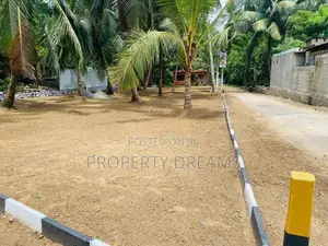 Athurugiriya Habarakada Signature Land Parcel in A High End Neighborho