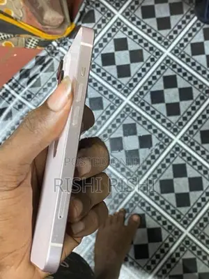 Apple iPhone 13 (Used)