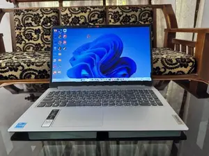 Lenovo IdeaPad Slim 3 (Core i3 12th Gen)