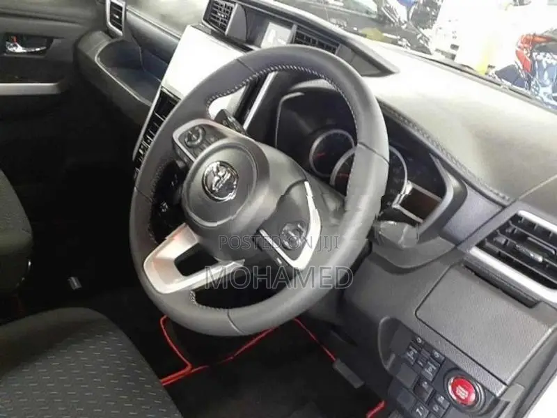 Toyota Roomy Custom G 2024