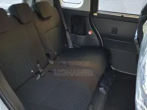 Toyota Roomy Custom G 2024