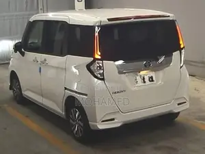 Toyota Roomy Custom G 2024