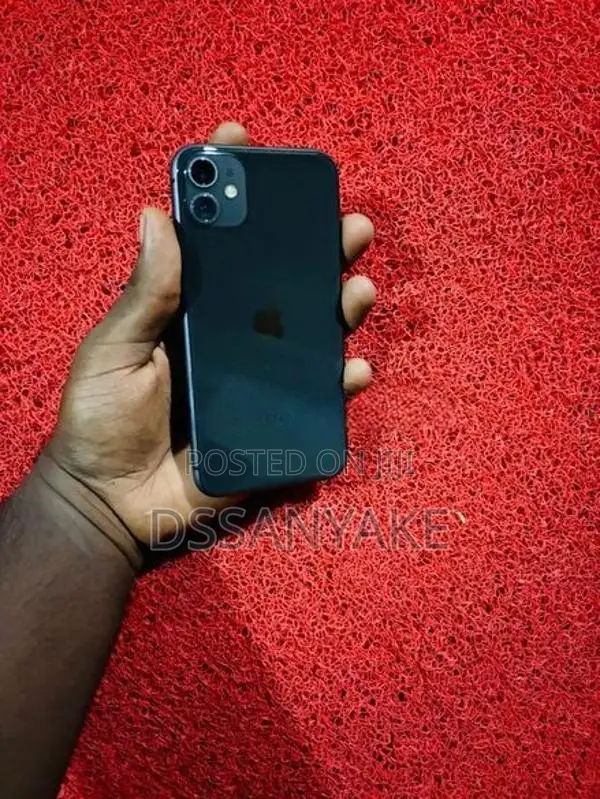 Apple iPhone 11 (Used)