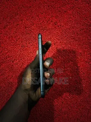 Apple iPhone 11 (Used)