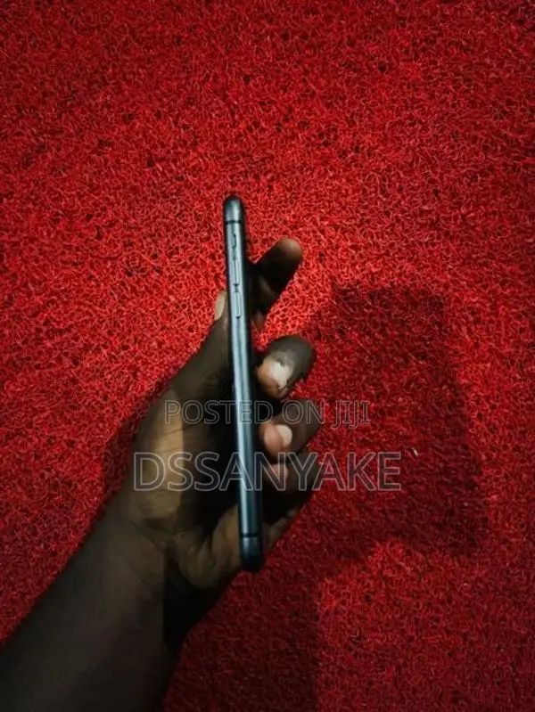 Apple iPhone 11 (Used)