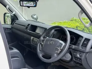 Toyota Hiace GDH Highroof 2026