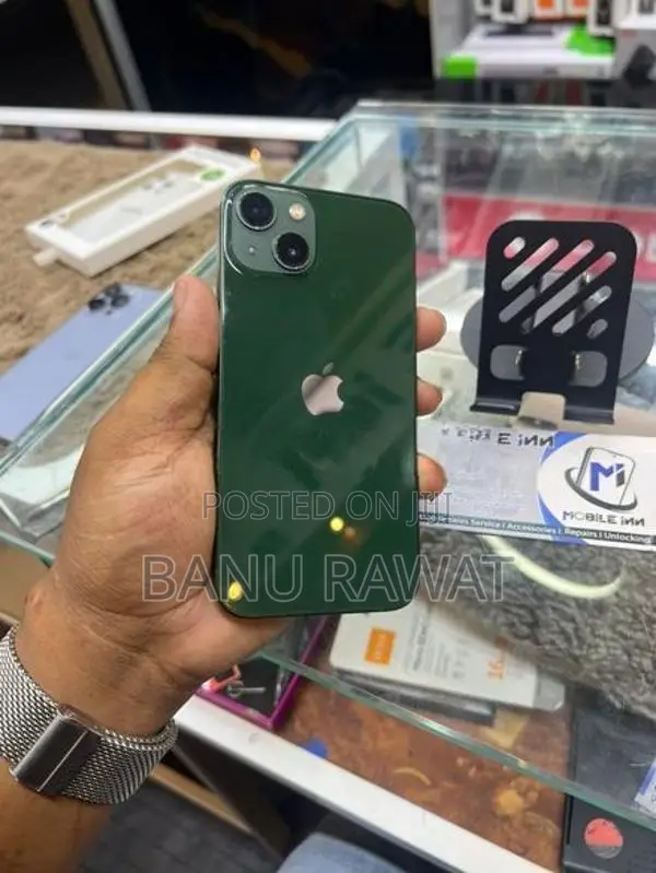 Apple iPhone 13 (Used)