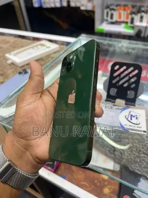 Apple iPhone 13 (Used)