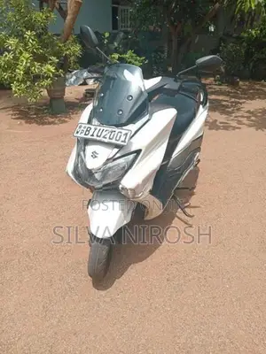 Suzuki Burgman 2020