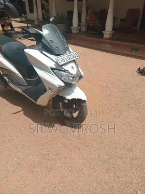 Suzuki Burgman 2020