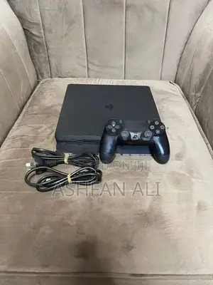 PS4 Slim 1TB Version 9.03
