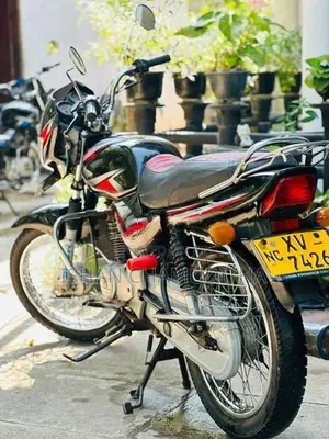 Bajaj CT100 2012