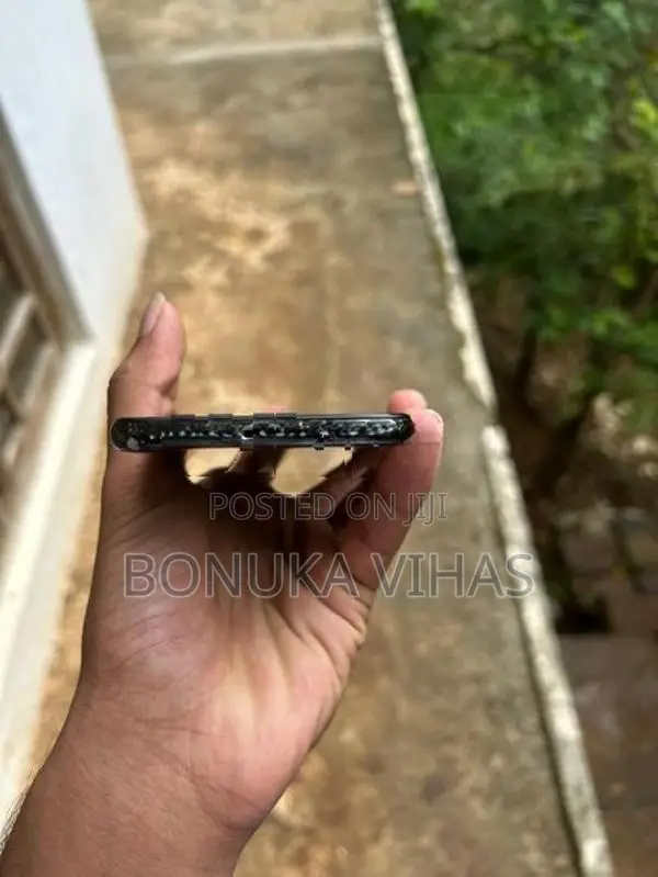 Apple iPhone X (Used)