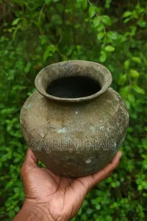 பழமையான பித்தளை செம்பு