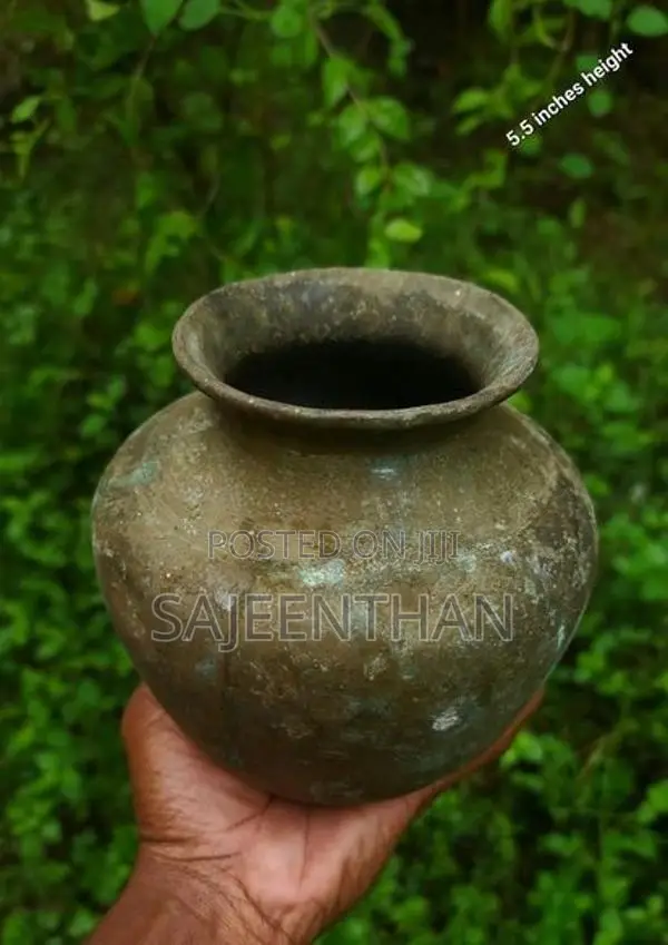 பழமையான பித்தளை செம்பு