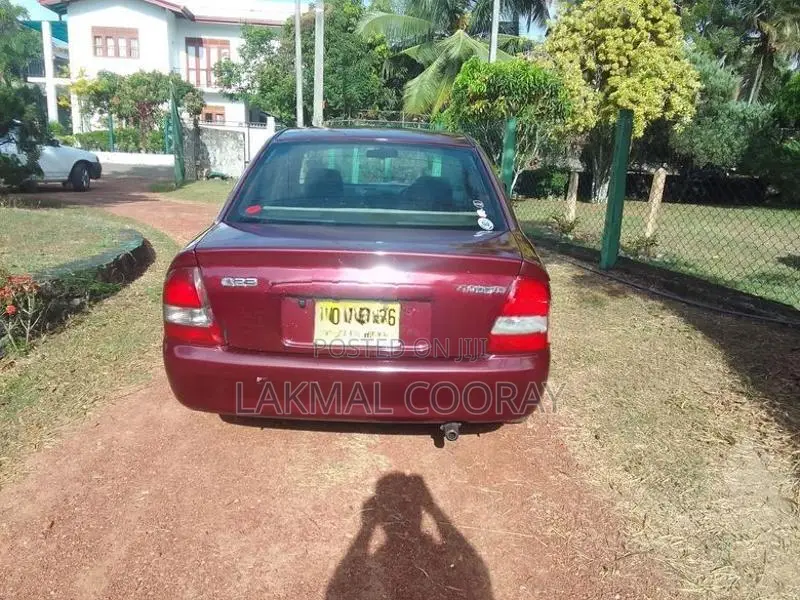 Mazda Familia 1999