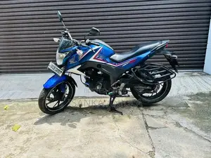 Honda CB Hornet 2016