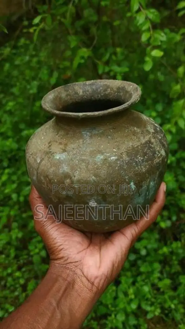 பழமையான பித்தளை செம்பு