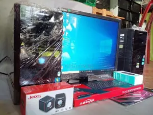 CORE i5 4th 4590 3.30 Ghz / 19" LED Screen with Full Set
