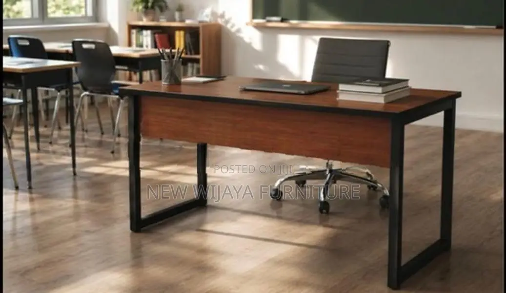 Folding Table (5*2.5ft )