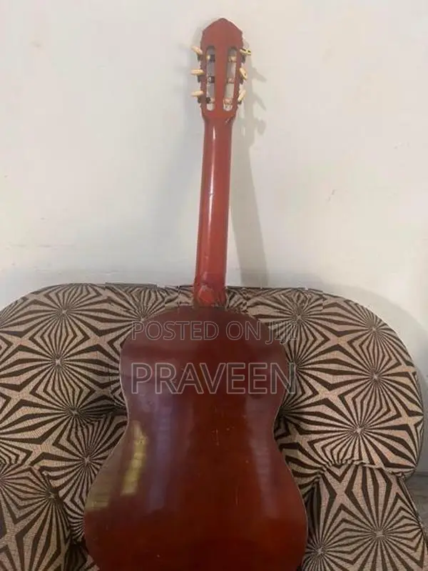 Yamaha Classic Guitar