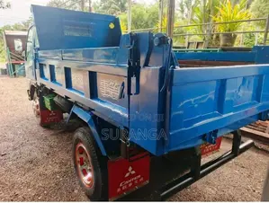 Mitsubishi Canter Tipper 2000