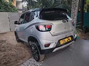 Mahindra KUV 100 2021