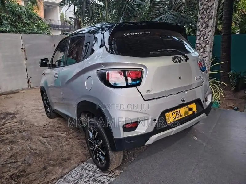 Mahindra KUV 100 2021