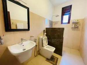 Prime Residential House with Large Garden for Sale in Kadawatha