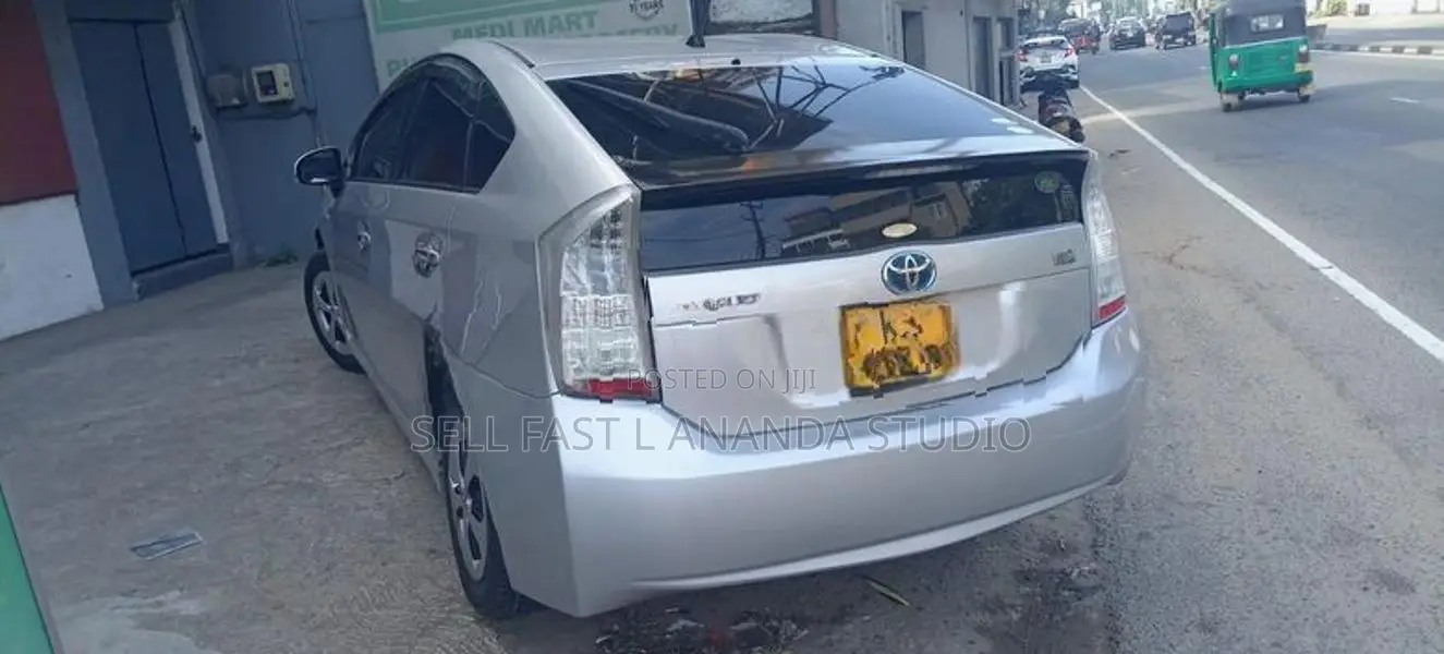 Toyota Prius 3RD GEN 2011