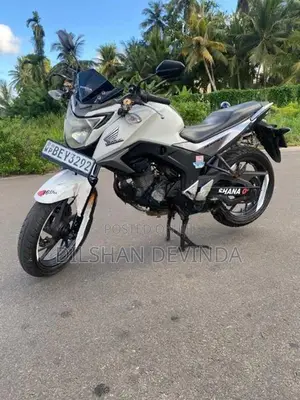 Honda CB Hornet 160R 2016