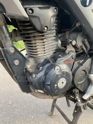 Honda CB Hornet 160R 2016
