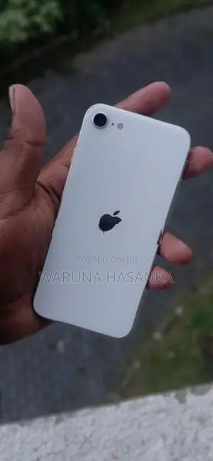 Apple iPhone SE 2 (Used)