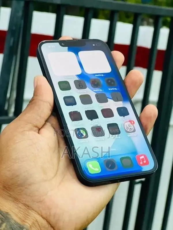 Apple iPhone 13 256GB (Used)