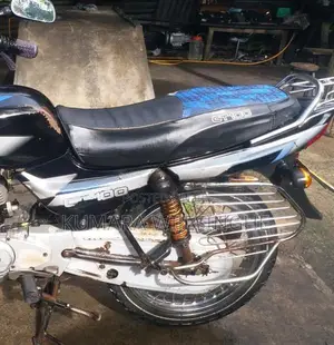 Bajaj CT100 2012