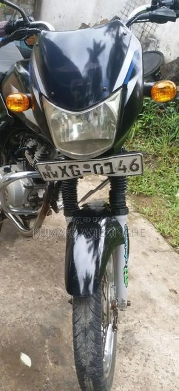 Bajaj CT100 2012