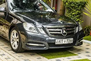 Mercedes Benz E200 2011
