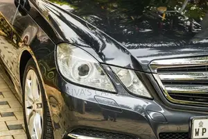 Mercedes Benz E200 2011