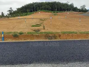 කලුතර නේවාසික බිම් කොටස්